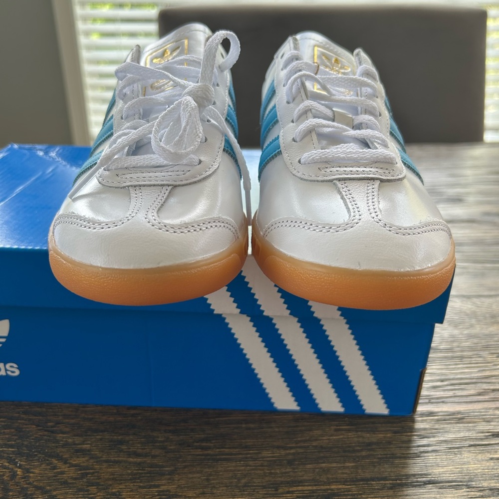 Adidas Women’s Size 8.5 Shoes Hamburg White Blue Sky Rush - Picture 3 of 7